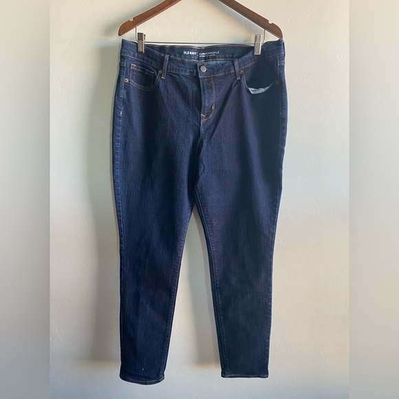 Old Navy - Curvy Dark Wash Mid-rise Jean - Picture 1 of 8